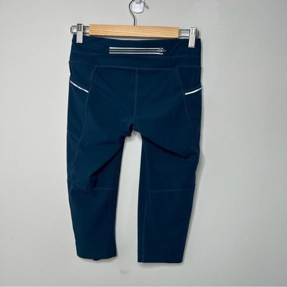 Athleta Womens Size XS Donny Be Free Capri Pant Teal Blue Legging Reflective - Picture 2 of 10